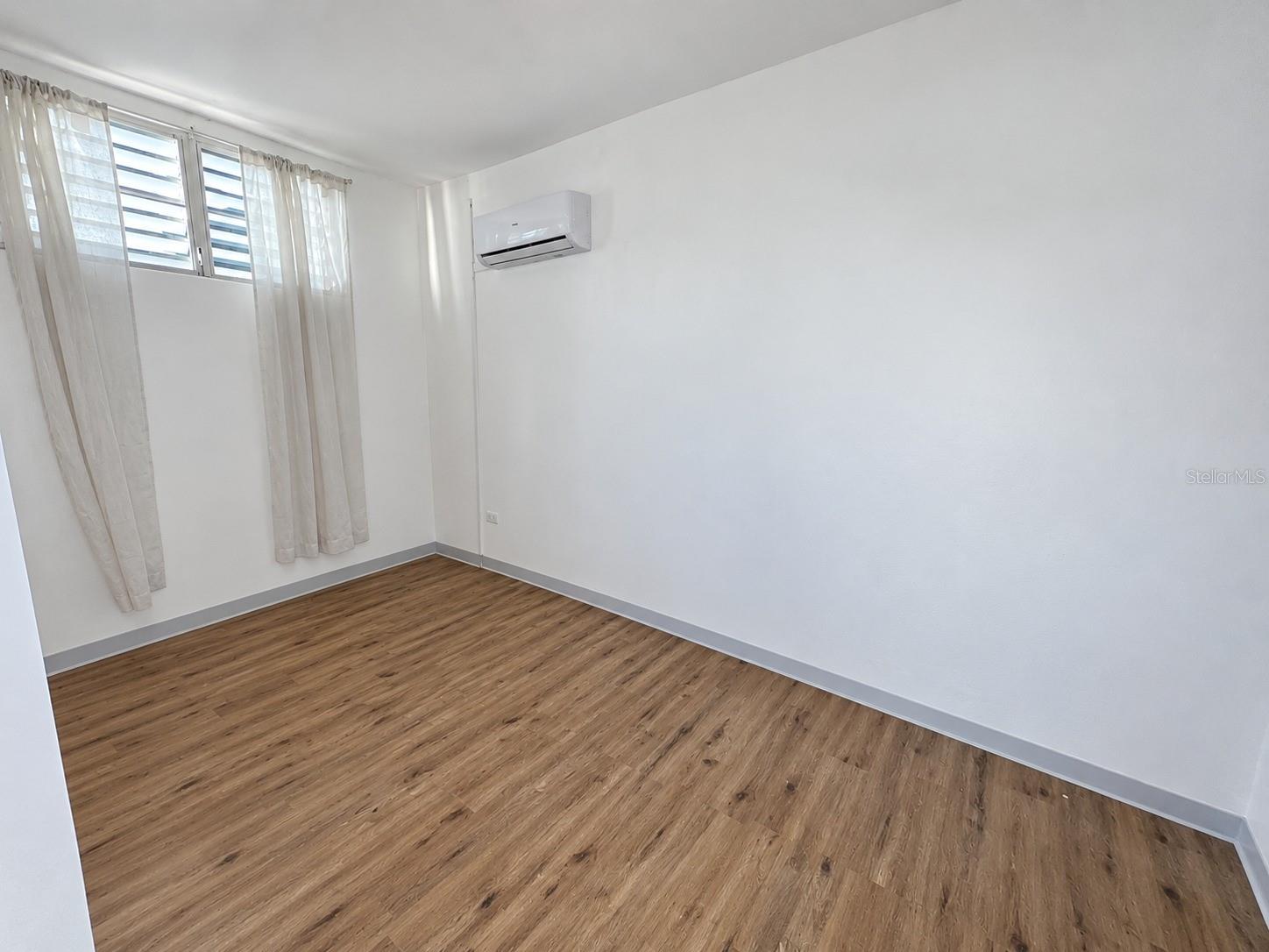 2844 AVE ROOSEVELT 305