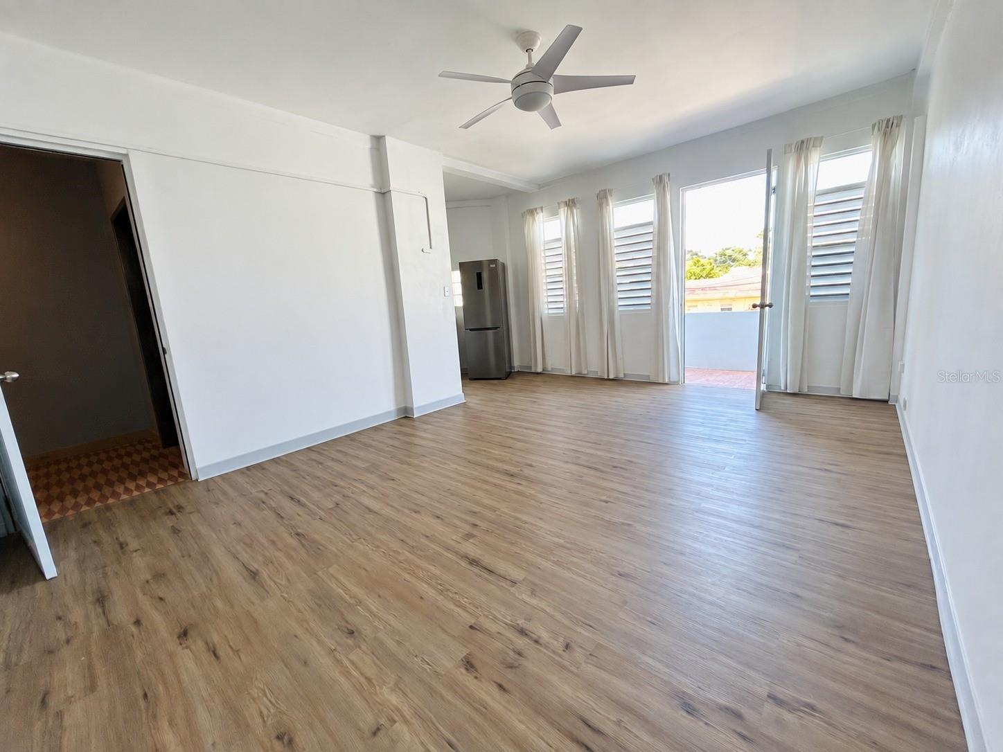 2844 AVE ROOSEVELT 305