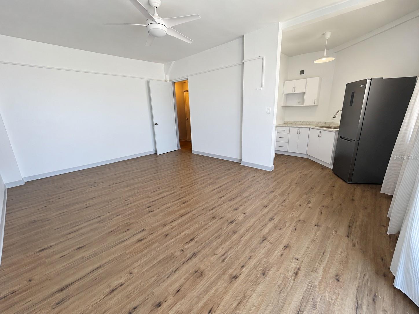 2844 AVE ROOSEVELT 305