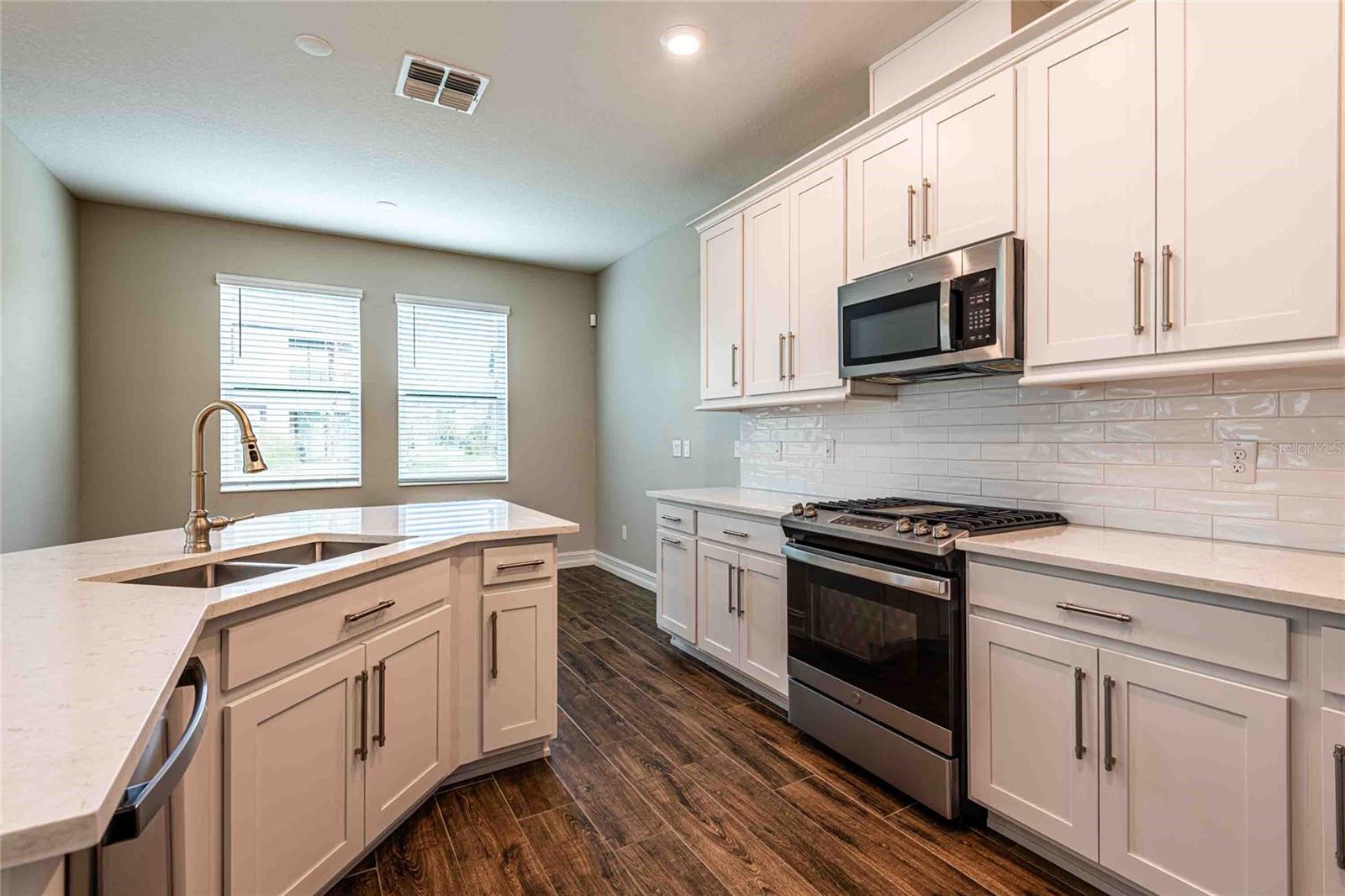 ESTANCIA PH 4 - Residential