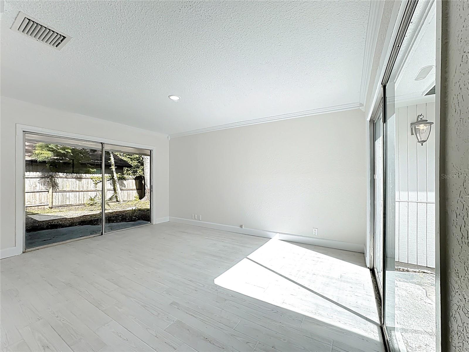 HOWELL ESTATES REP - Residential