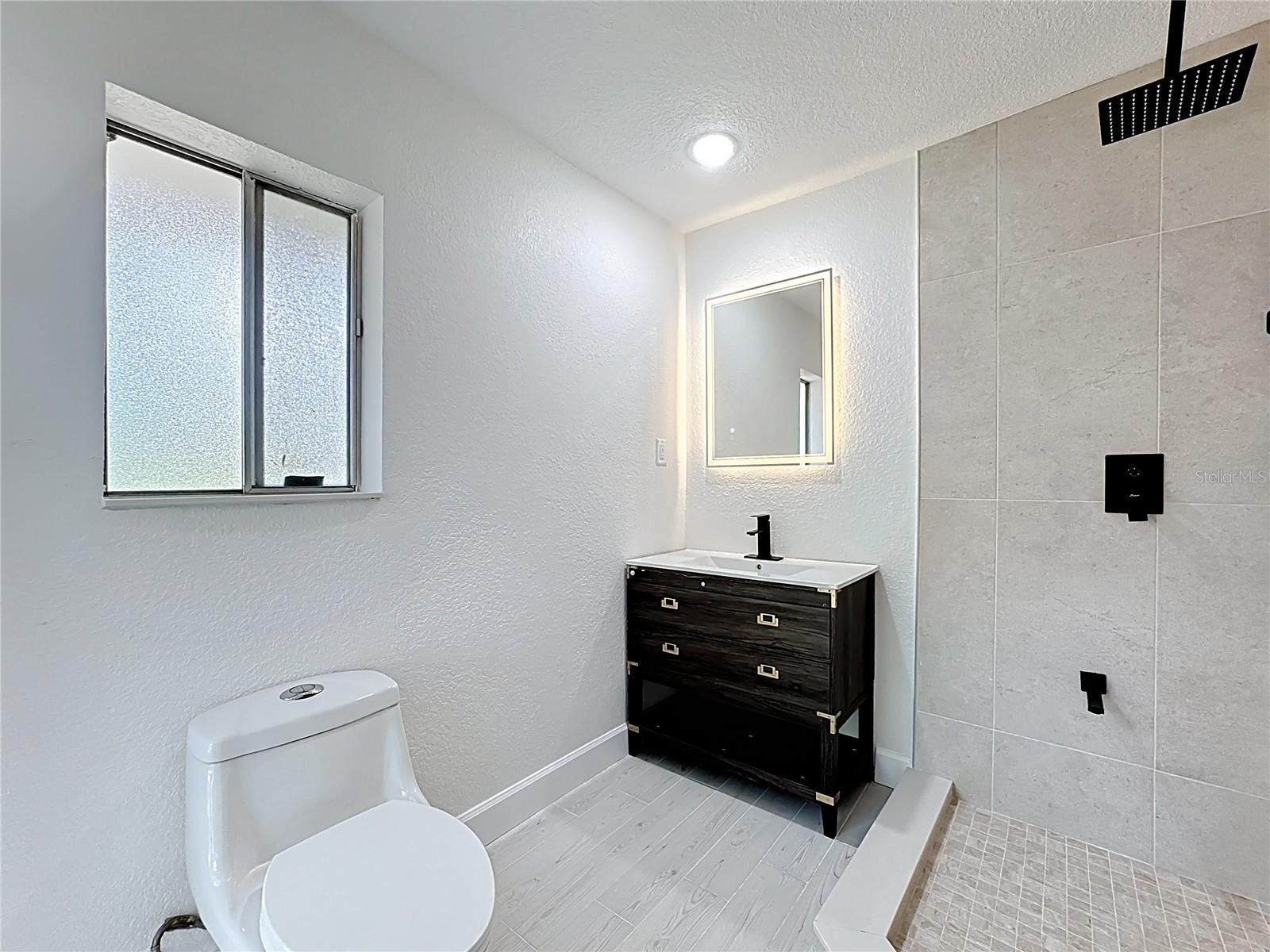 HOWELL ESTATES REP - Residential