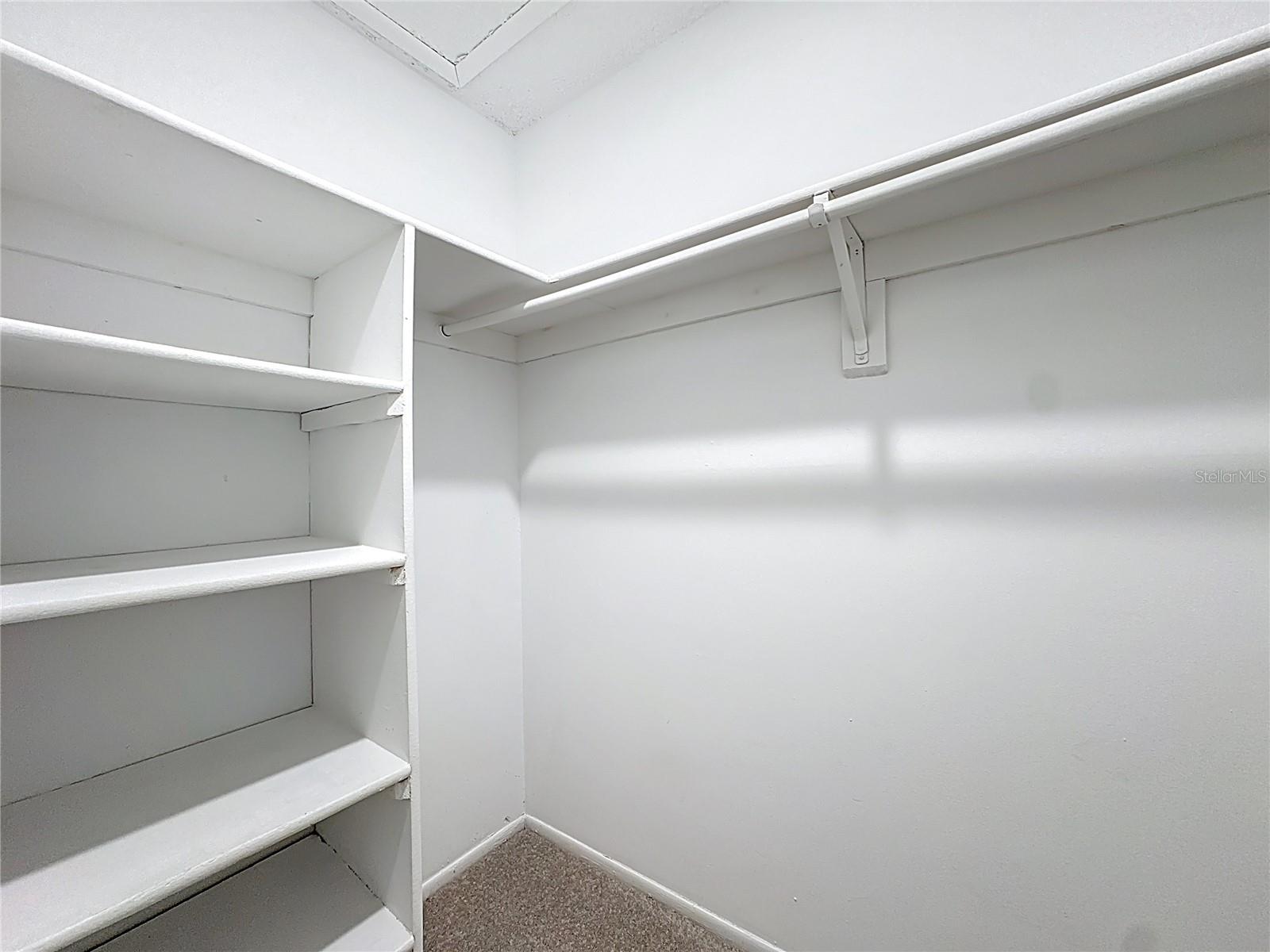 HOWELL ESTATES REP - Residential