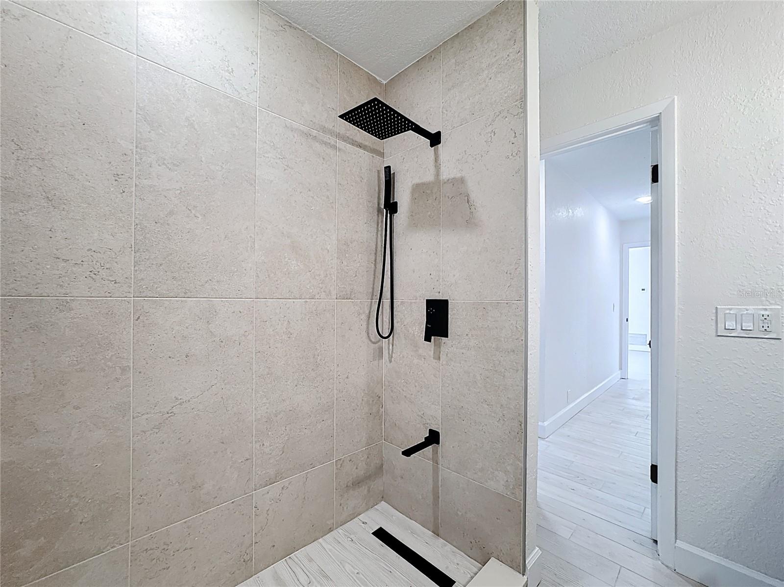 HOWELL ESTATES REP - Residential