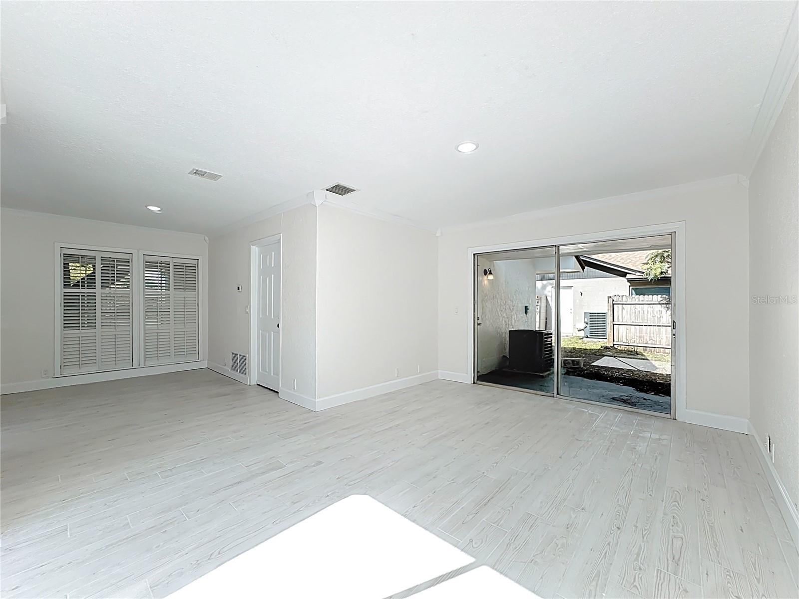 HOWELL ESTATES REP - Residential