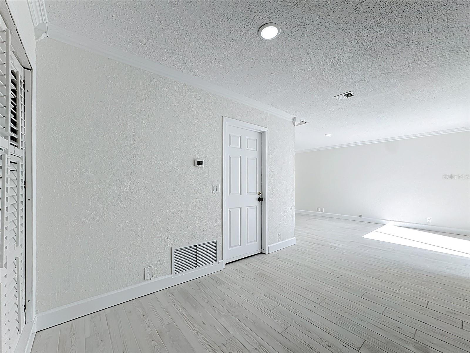 HOWELL ESTATES REP - Residential