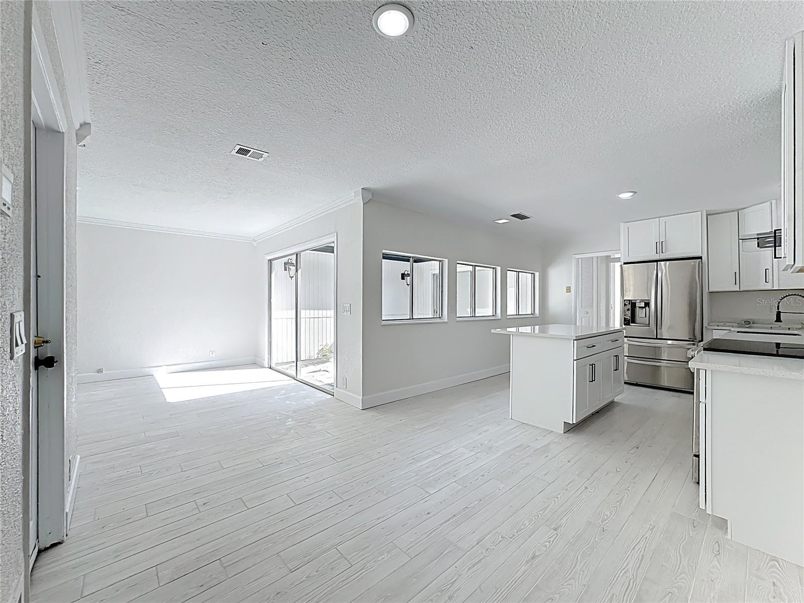 HOWELL ESTATES REP - Residential