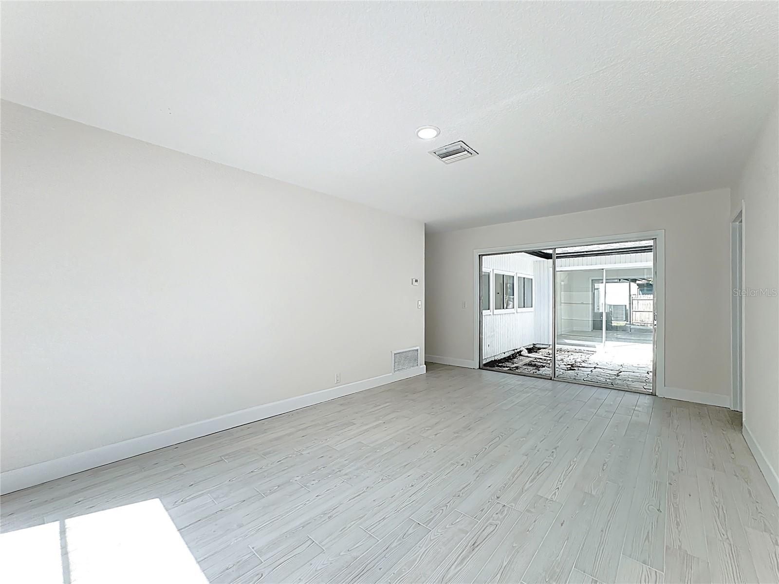 HOWELL ESTATES REP - Residential