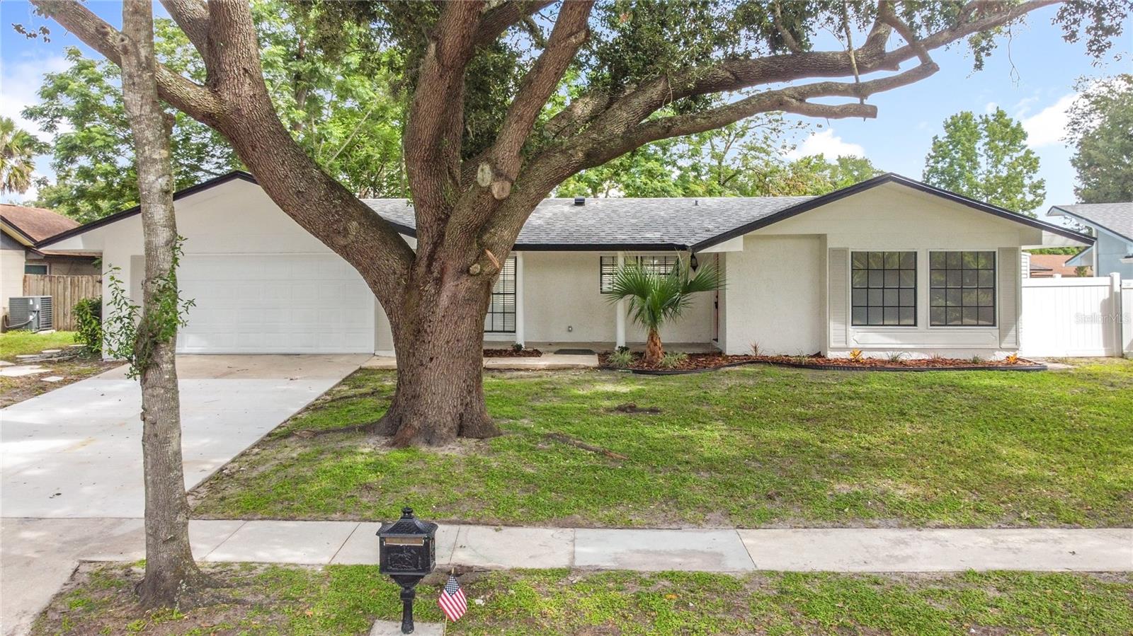 HOWELL ESTATES REP - Residential