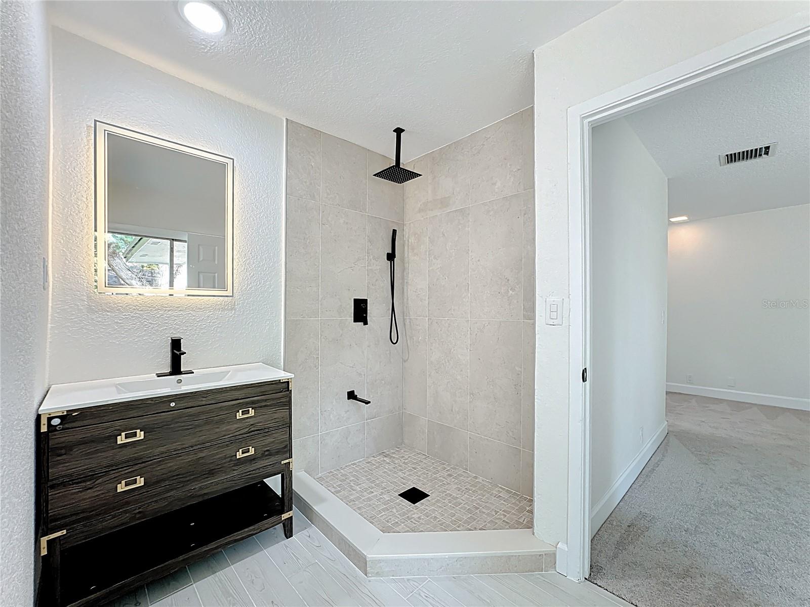 HOWELL ESTATES REP - Residential