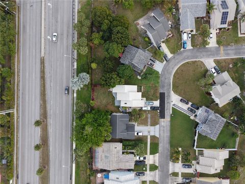 A home in LAKE WORTH