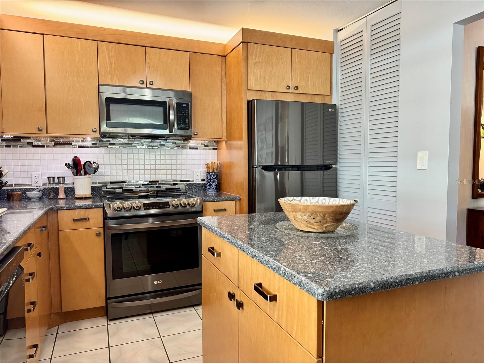 100 BLUFF VIEW DRIVE 114C