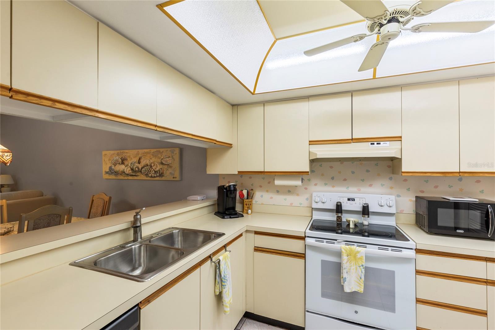 GREEN DOLPHIN PARK VILLAS CONDO - Residential