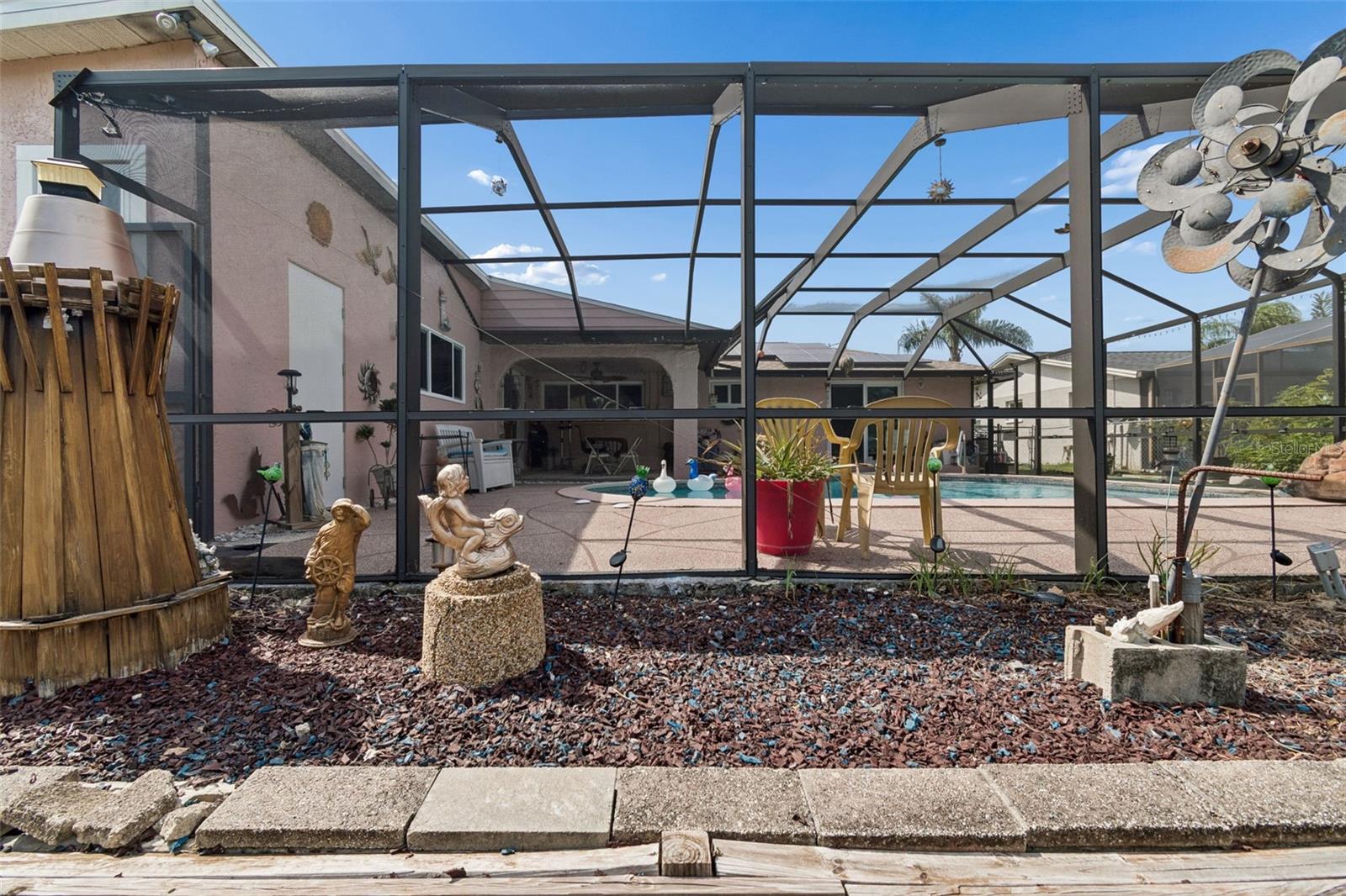 EMBASSY HILLS - Residential