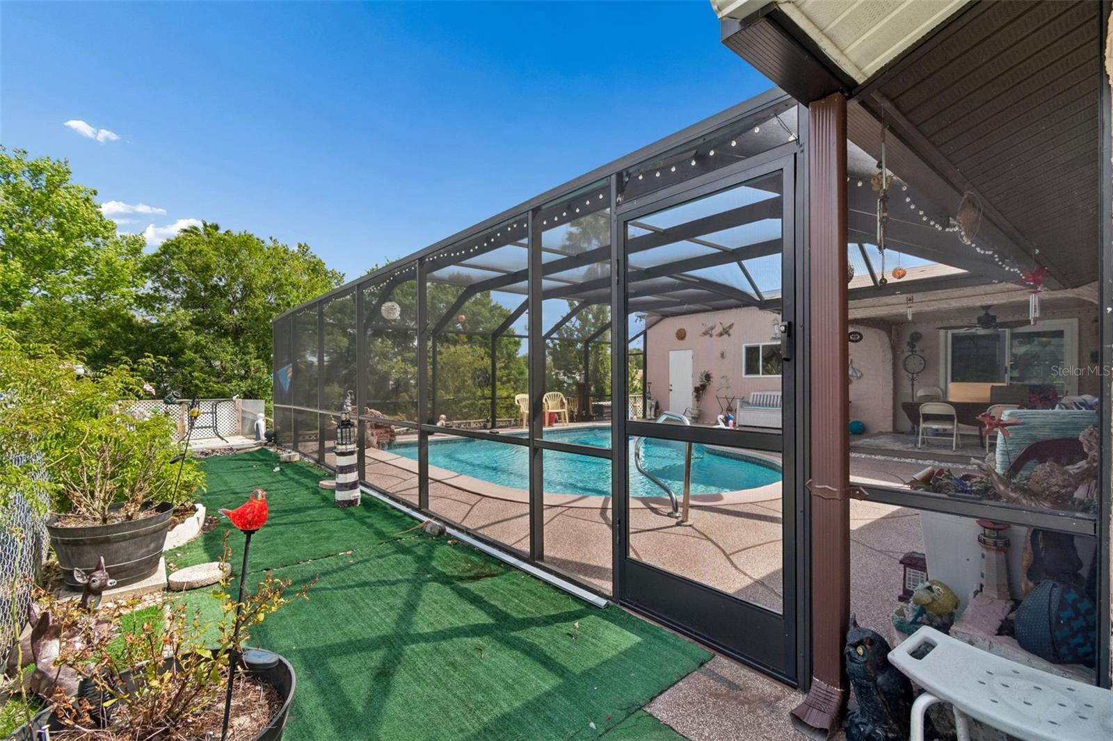EMBASSY HILLS - Residential