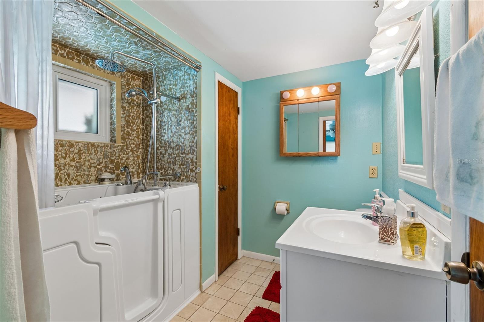 EMBASSY HILLS - Residential