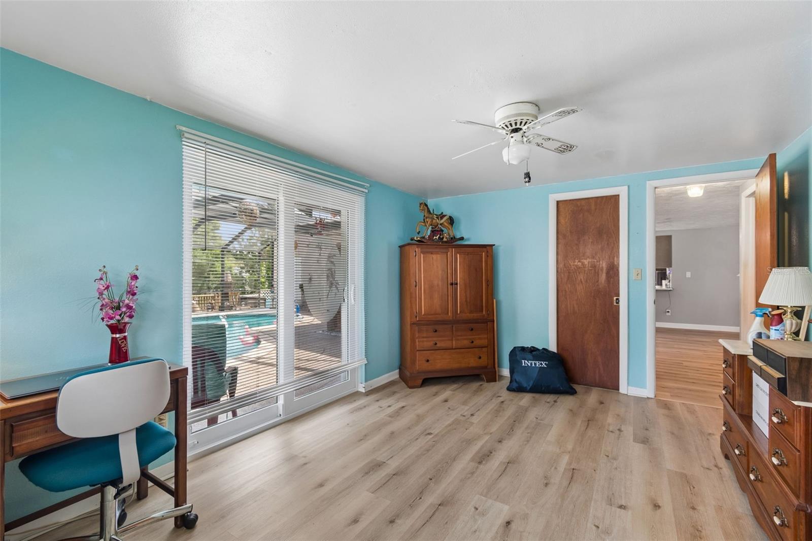 EMBASSY HILLS - Residential