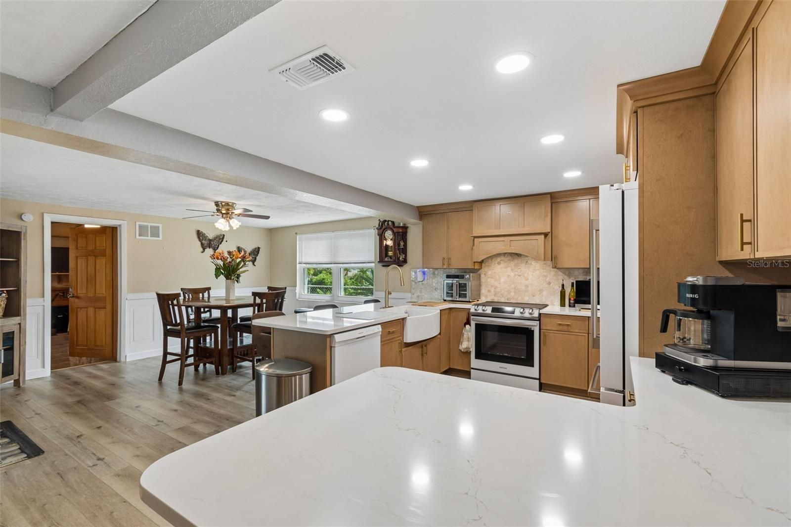 EMBASSY HILLS - Residential