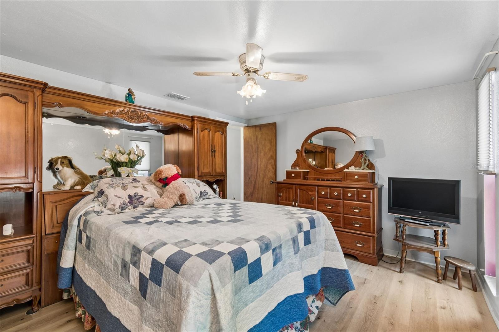 EMBASSY HILLS - Residential