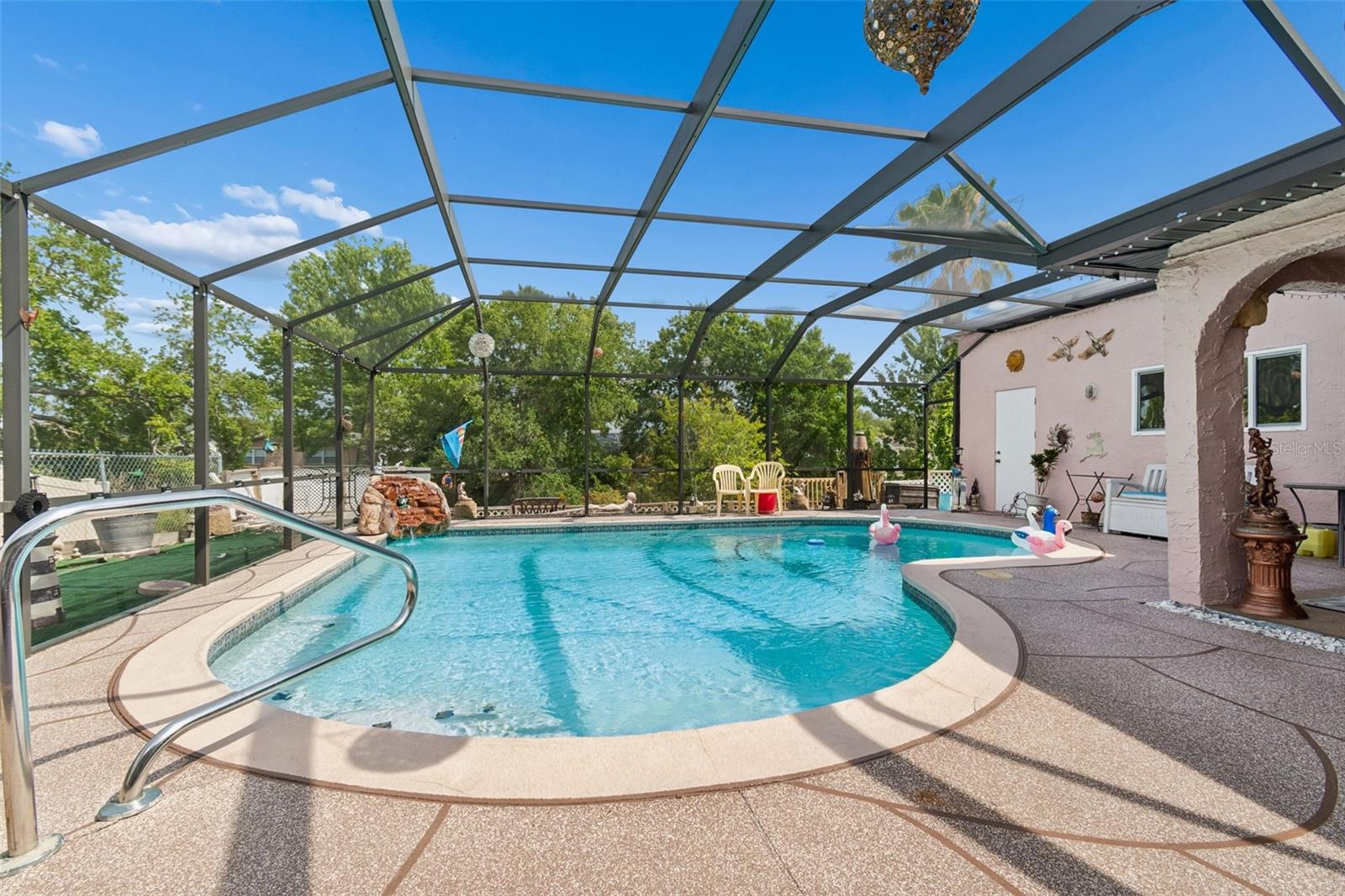 EMBASSY HILLS - Residential