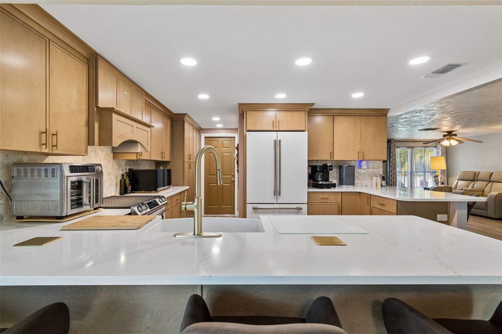 EMBASSY HILLS - Residential