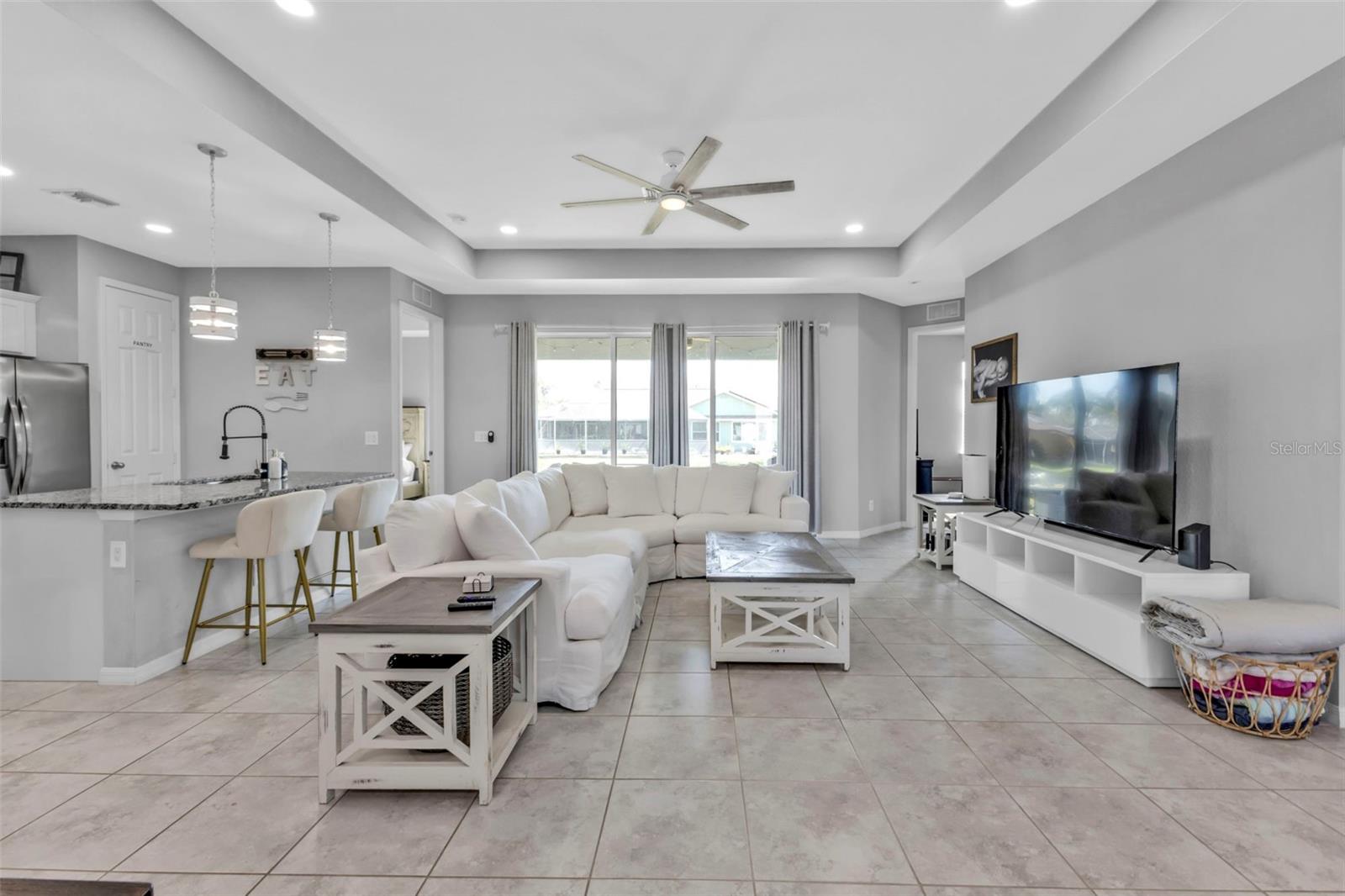206 SANTAREM CIRCLE
