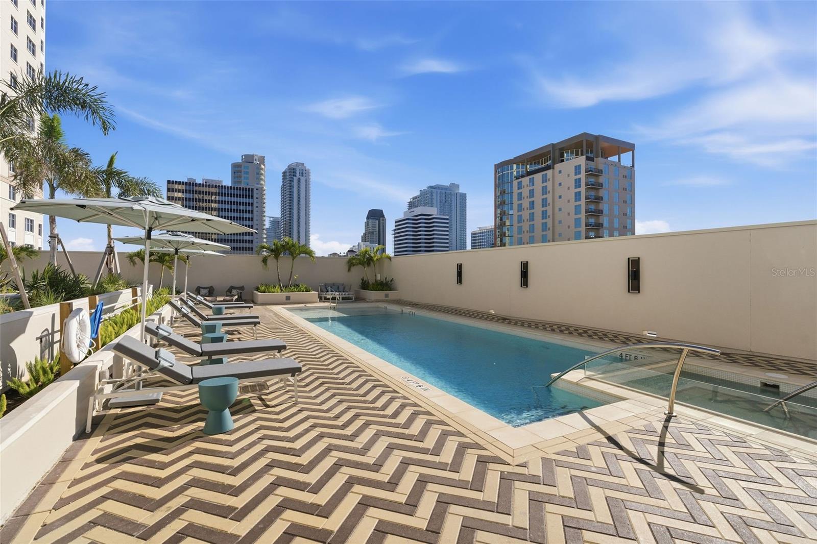 NOLEN THE CONDO - Residential