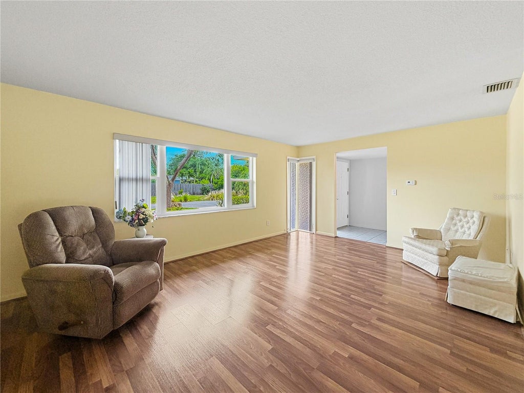 Photo of 14036 Thacher Avenue, Largo, FL 33774 (MLS # TB8551700)