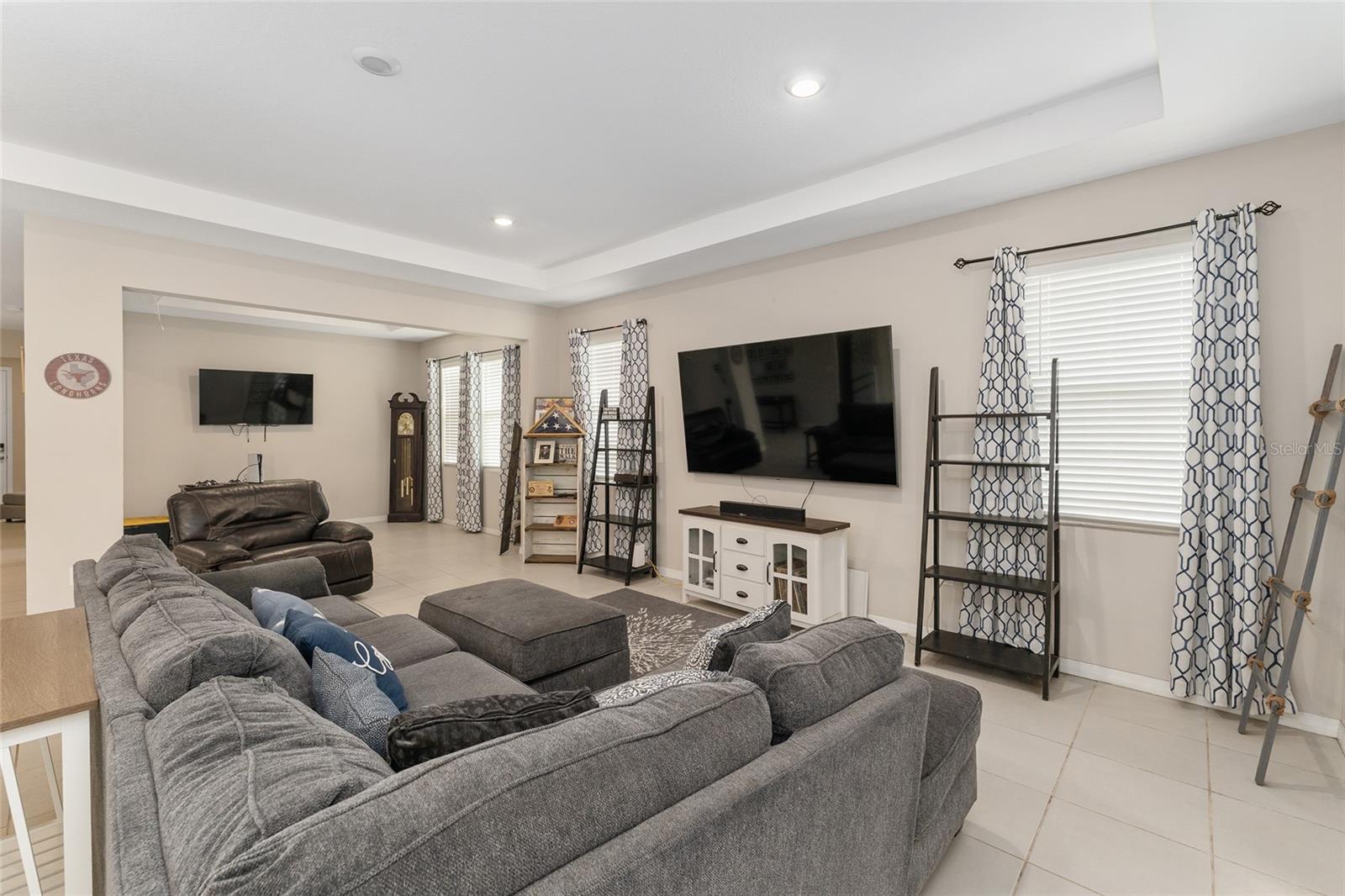 8123 SW 57TH COURT