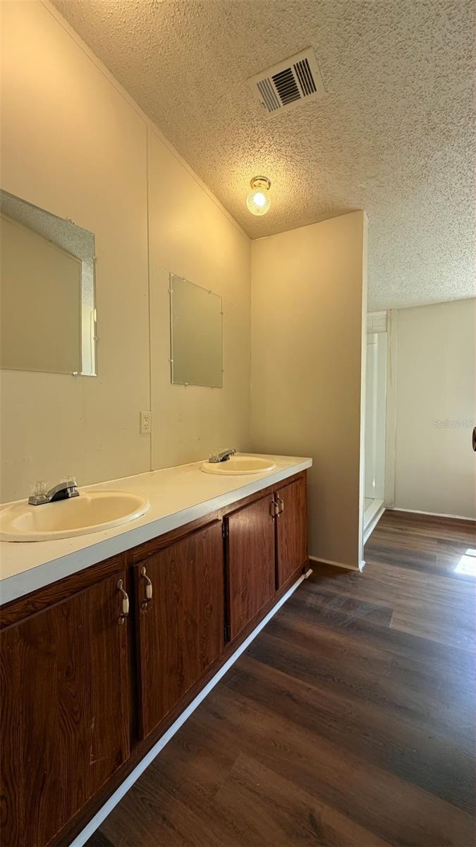 INWOOD - Residential