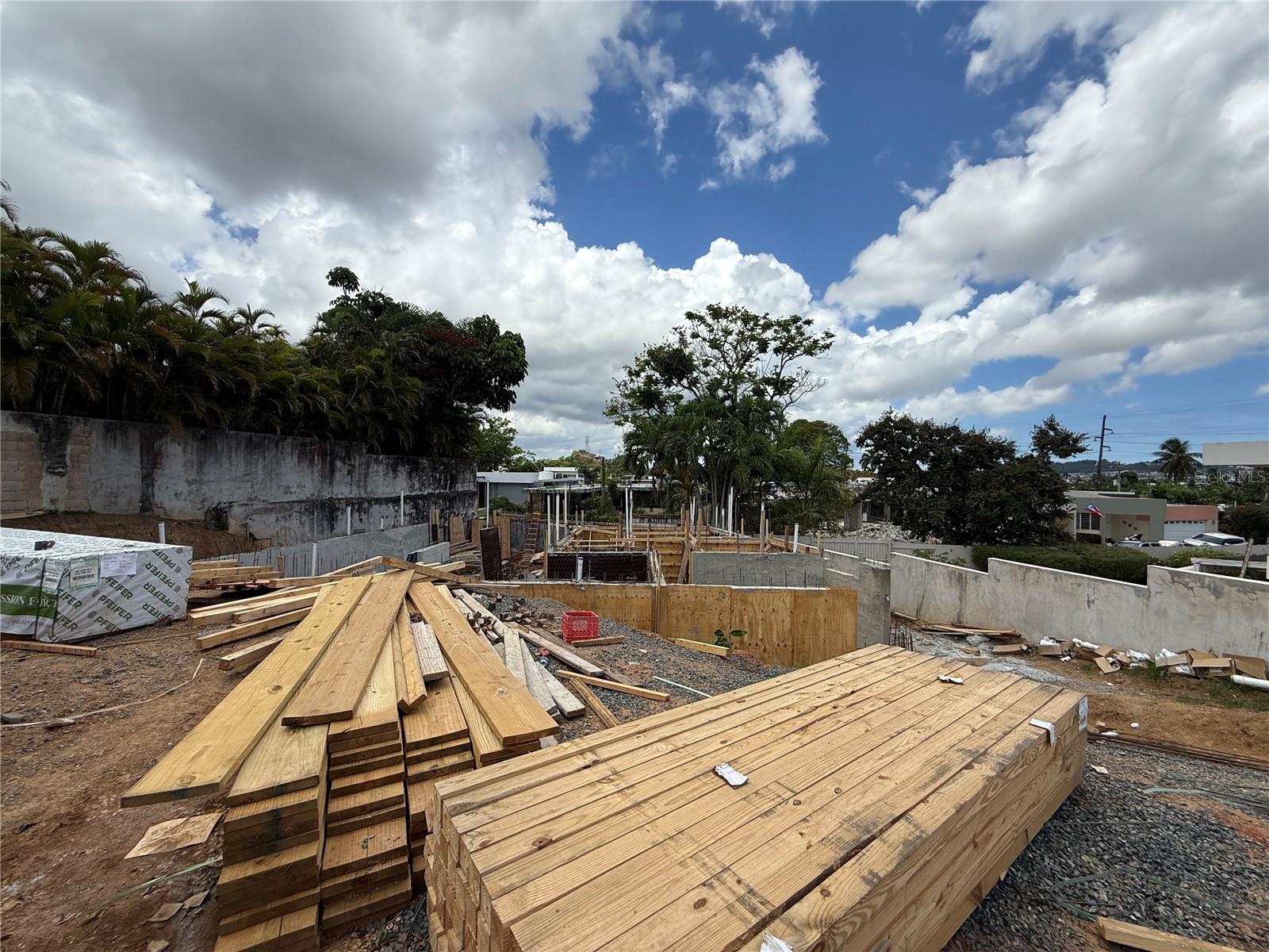 URB. BUCARE - Residential