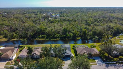 A home in PALMETTO