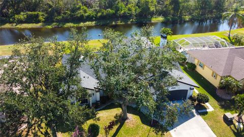 A home in PALMETTO