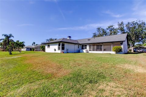 A home in PALMETTO