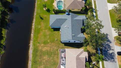 A home in PALMETTO