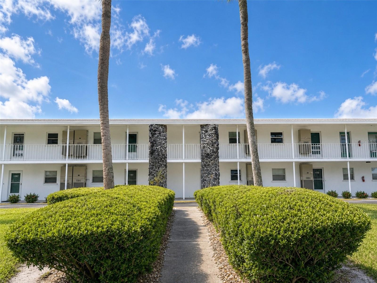 3900 ROXANE BOULEVARD 11B