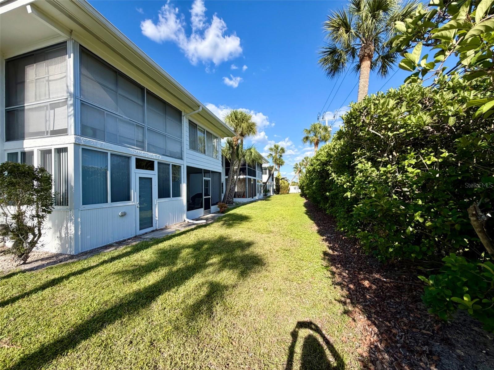 3900 ROXANE BOULEVARD 11B