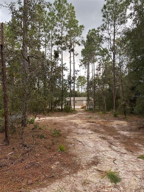 A home in DUNNELLON