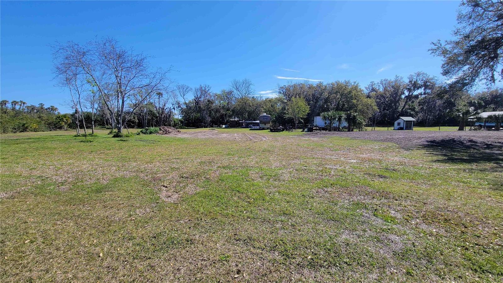 BRADBURYS RIVERMOOR - Land