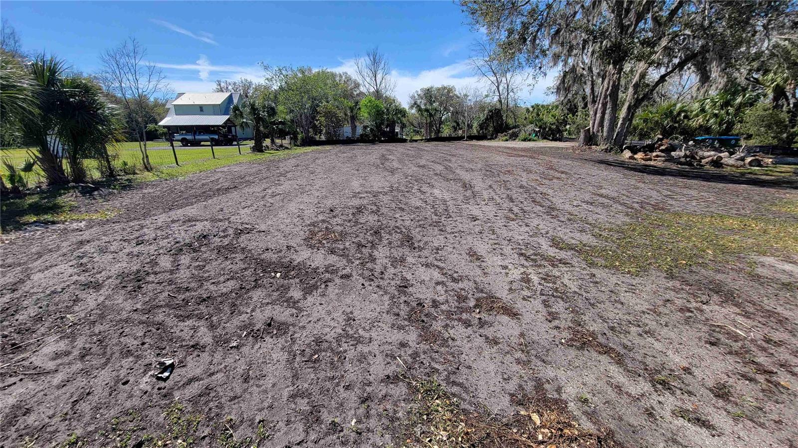 BRADBURYS RIVERMOOR - Land