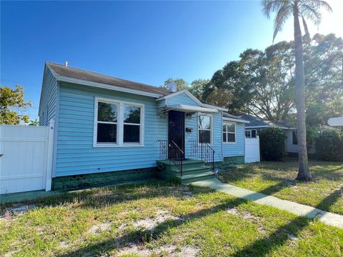 Photo of 4754 1st Avenue N, St Petersburg, FL 33713 (MLS # TB8433247)
