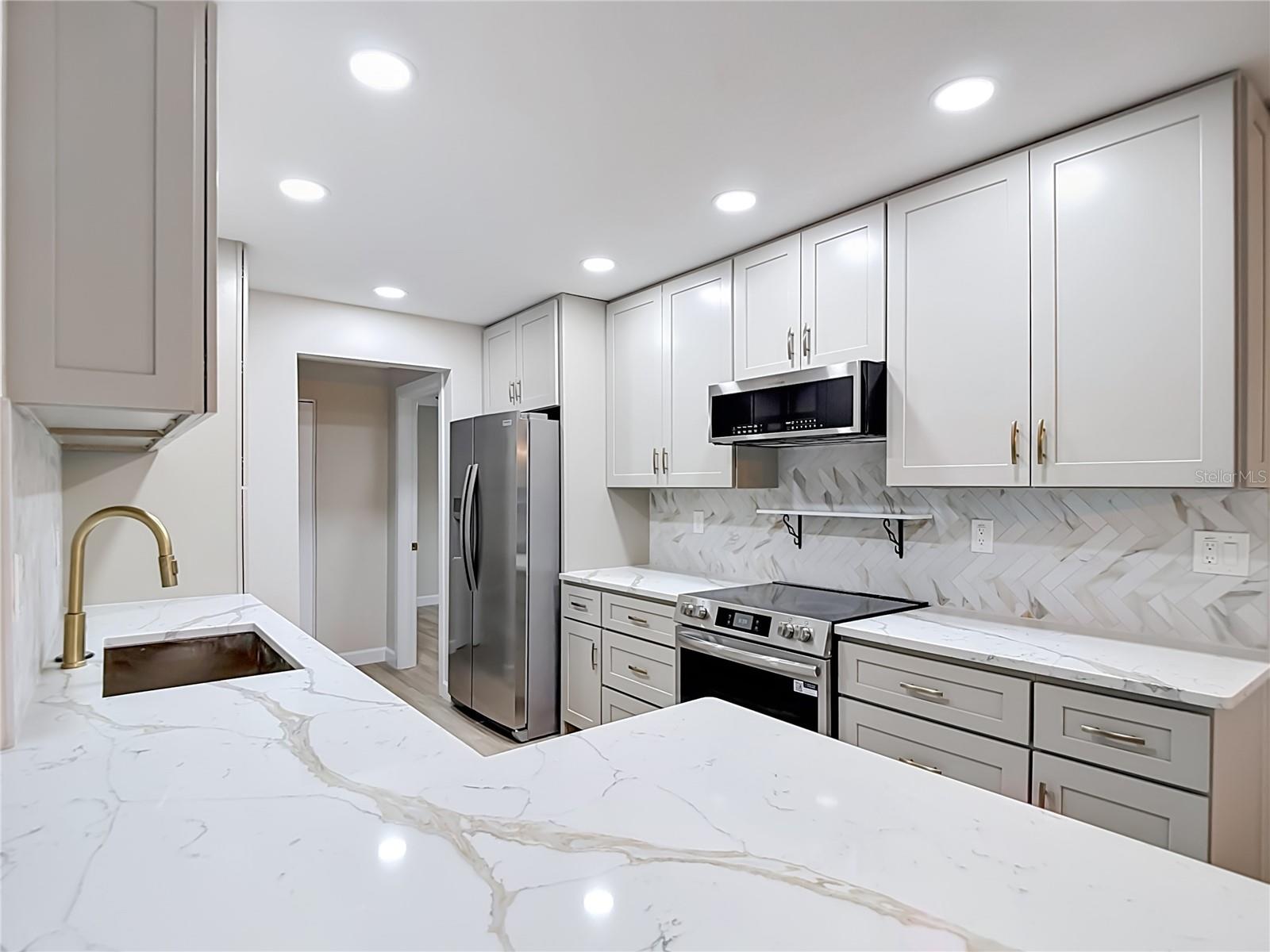 GULF HARBORS WOODLANDS - Residential Lease