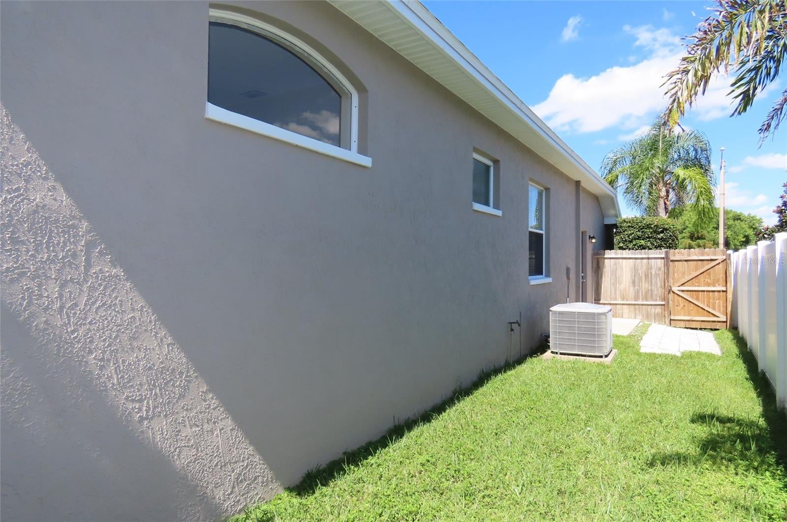 1801 MAPLELEAF BOULEVARD