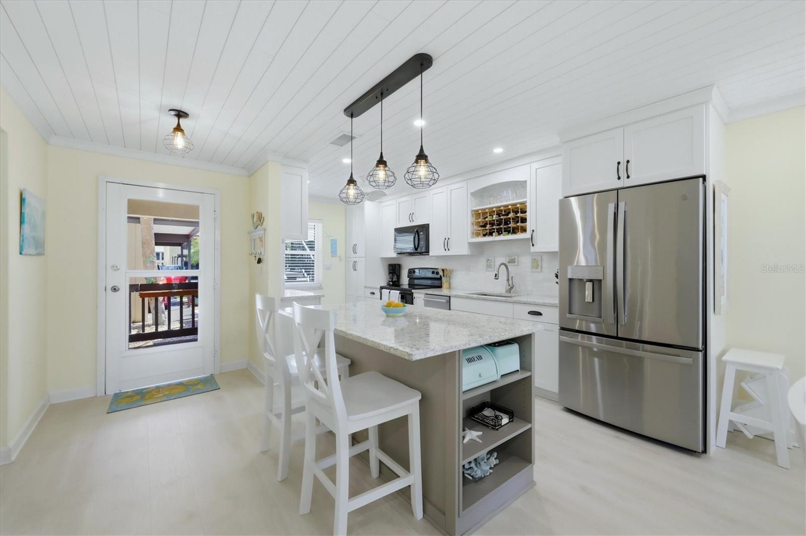 MISSION LAKES - Residential