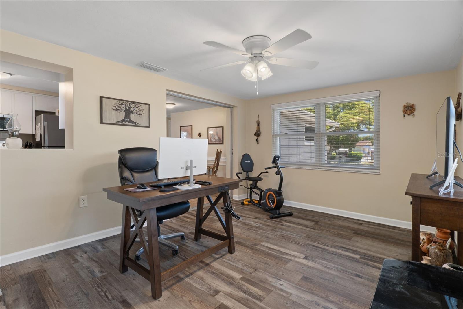 COLONIAL HILLS - Residential