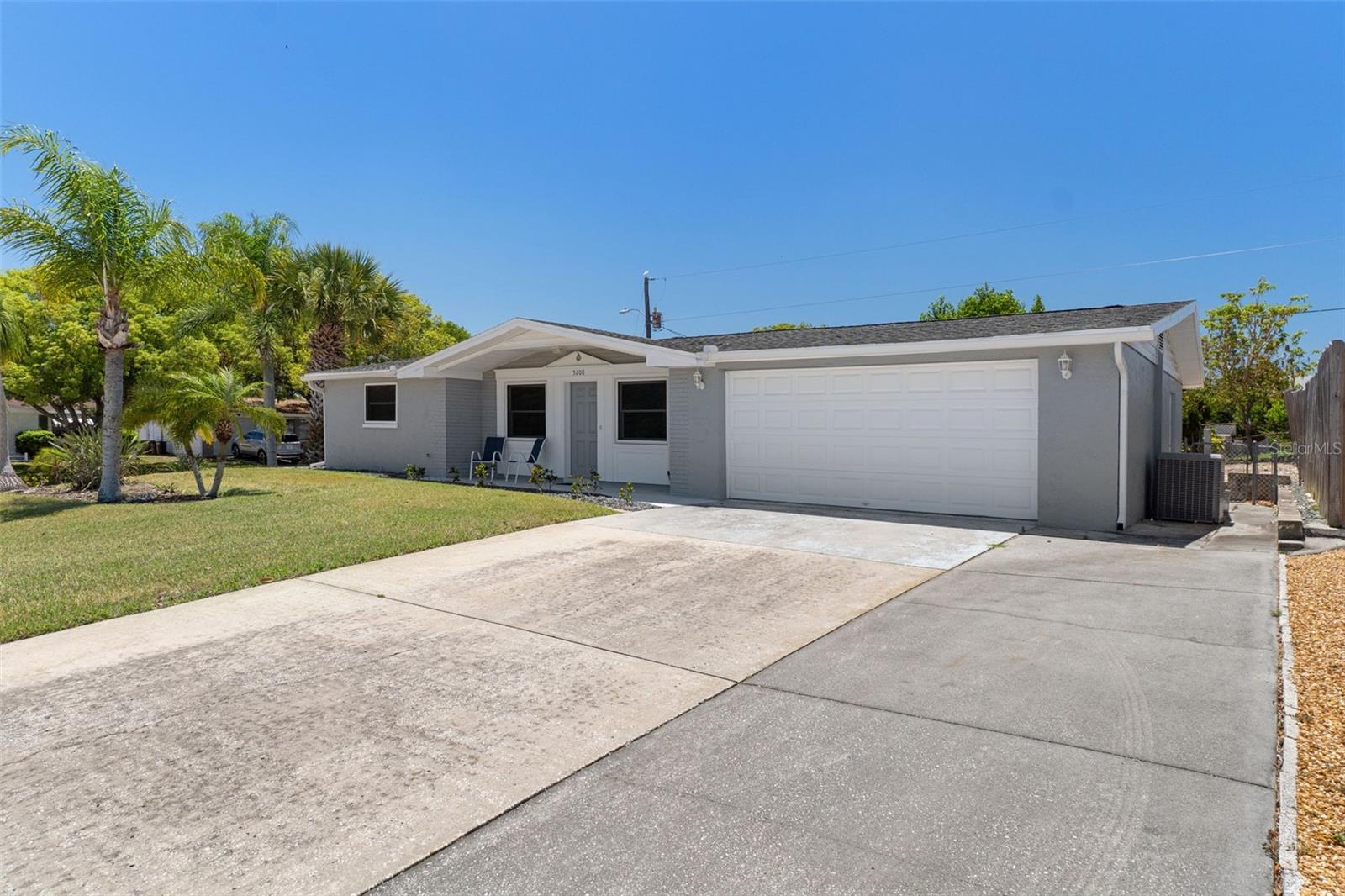 COLONIAL HILLS - Residential