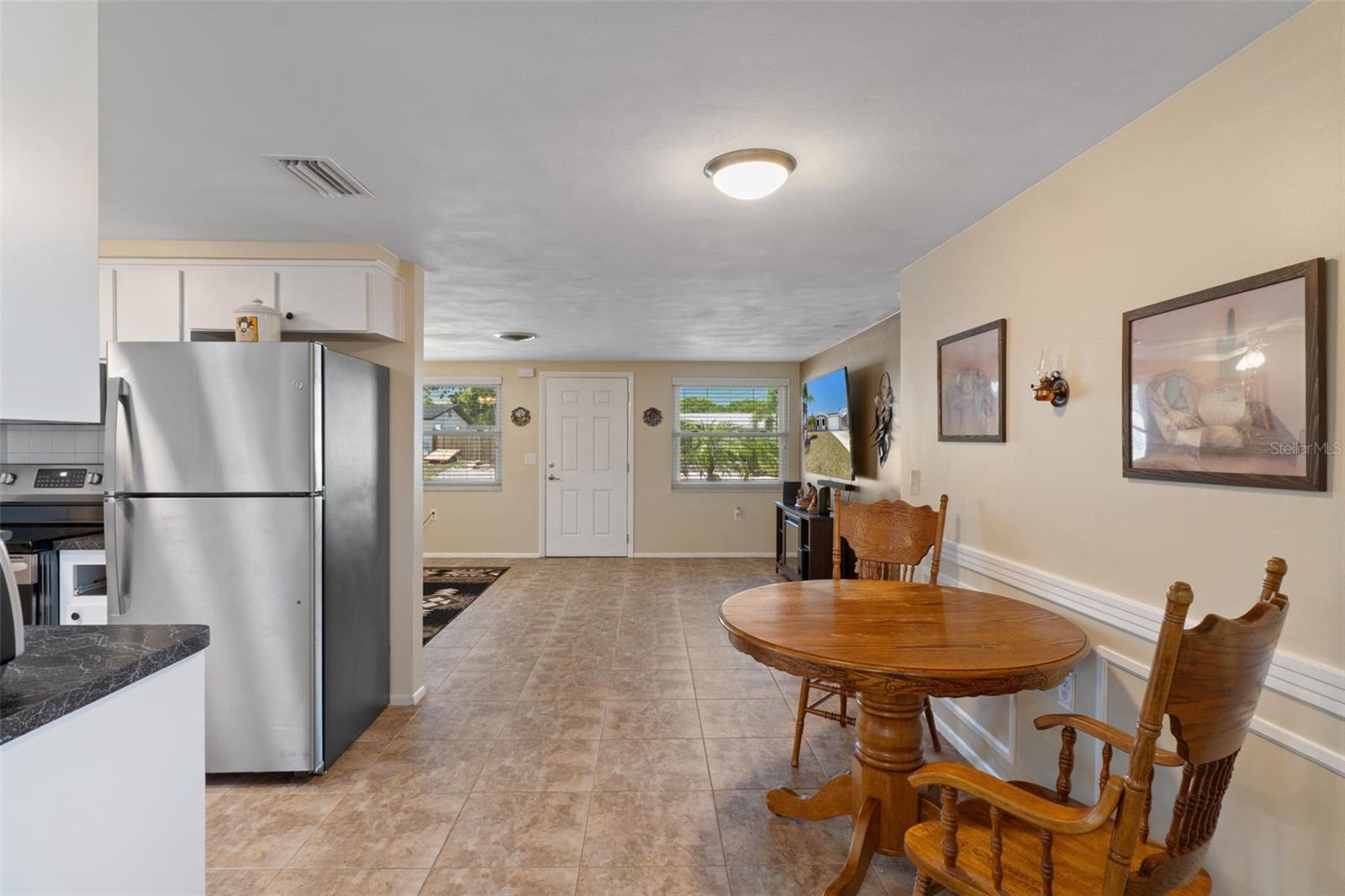 COLONIAL HILLS - Residential