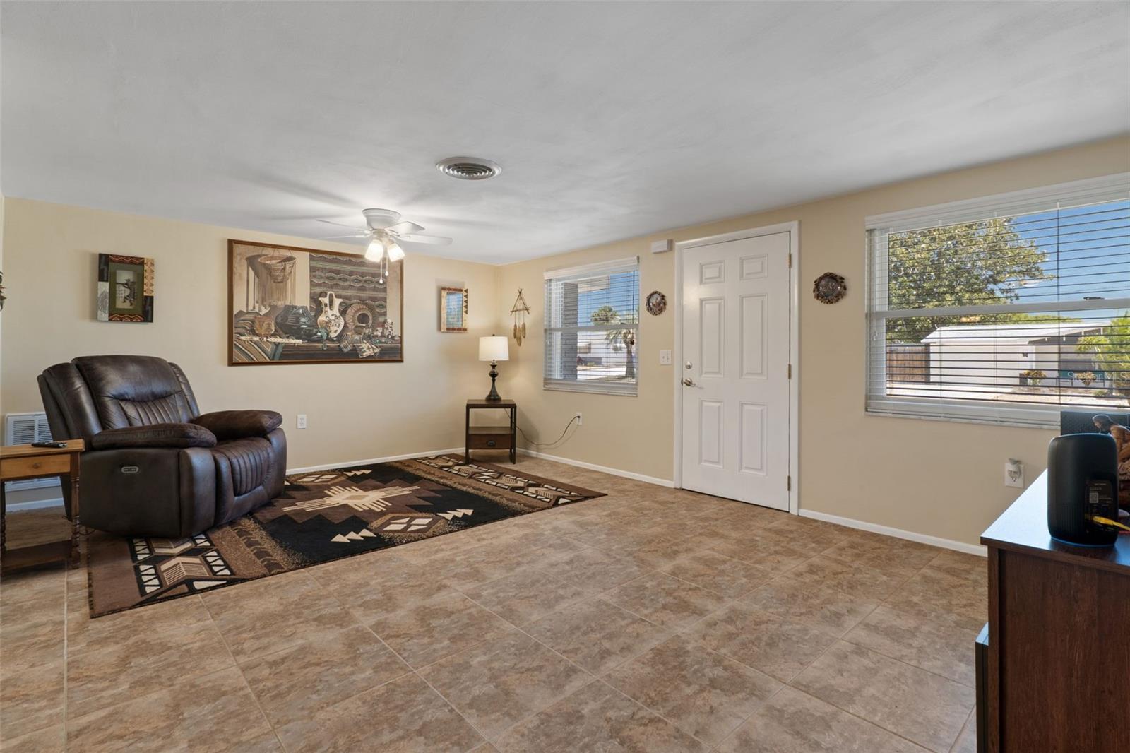 COLONIAL HILLS - Residential