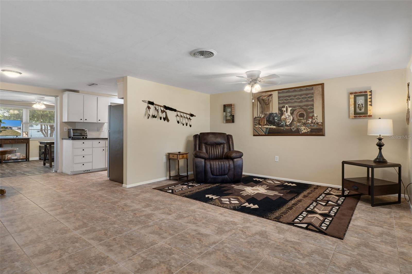COLONIAL HILLS - Residential