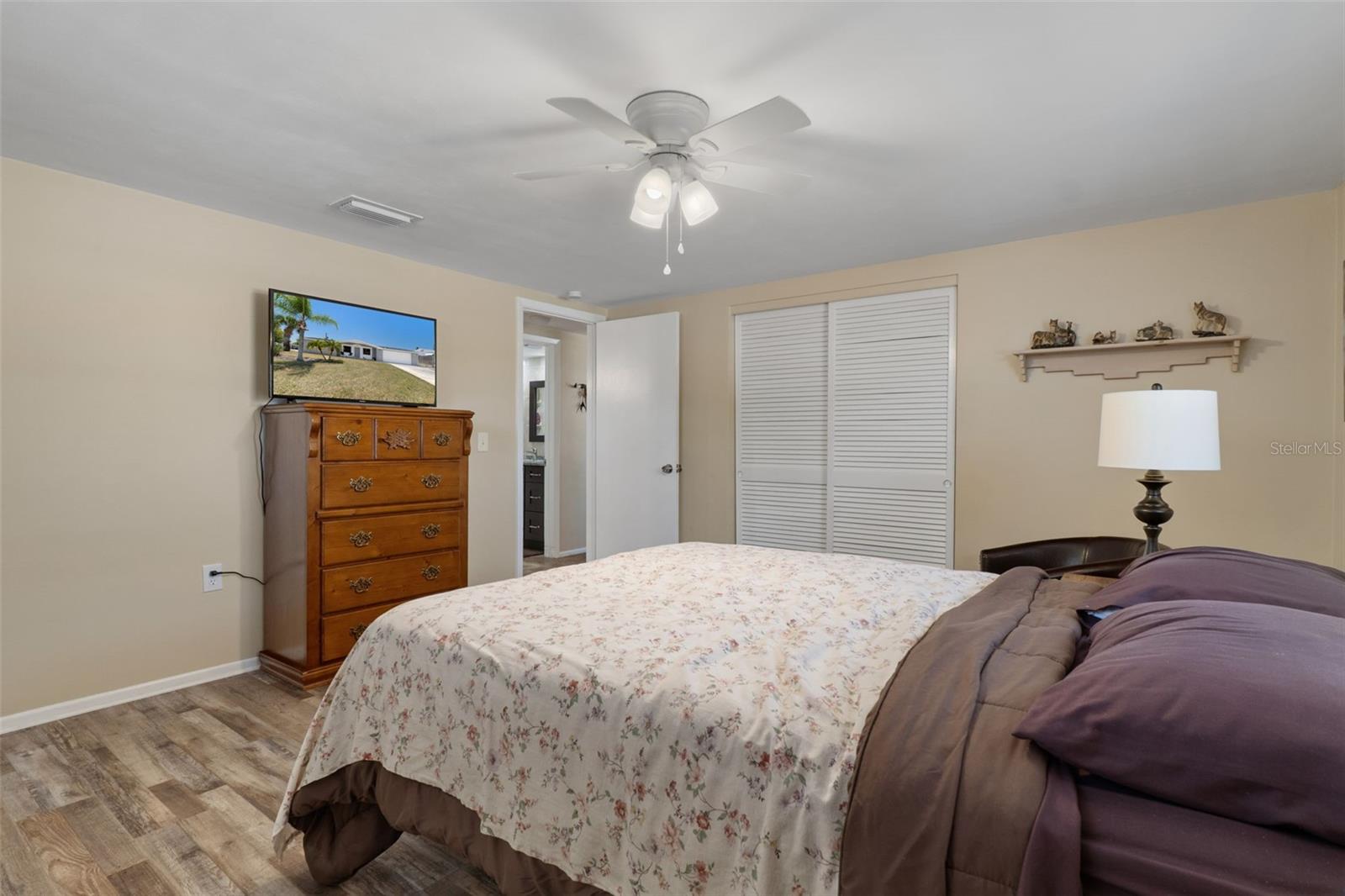 COLONIAL HILLS - Residential